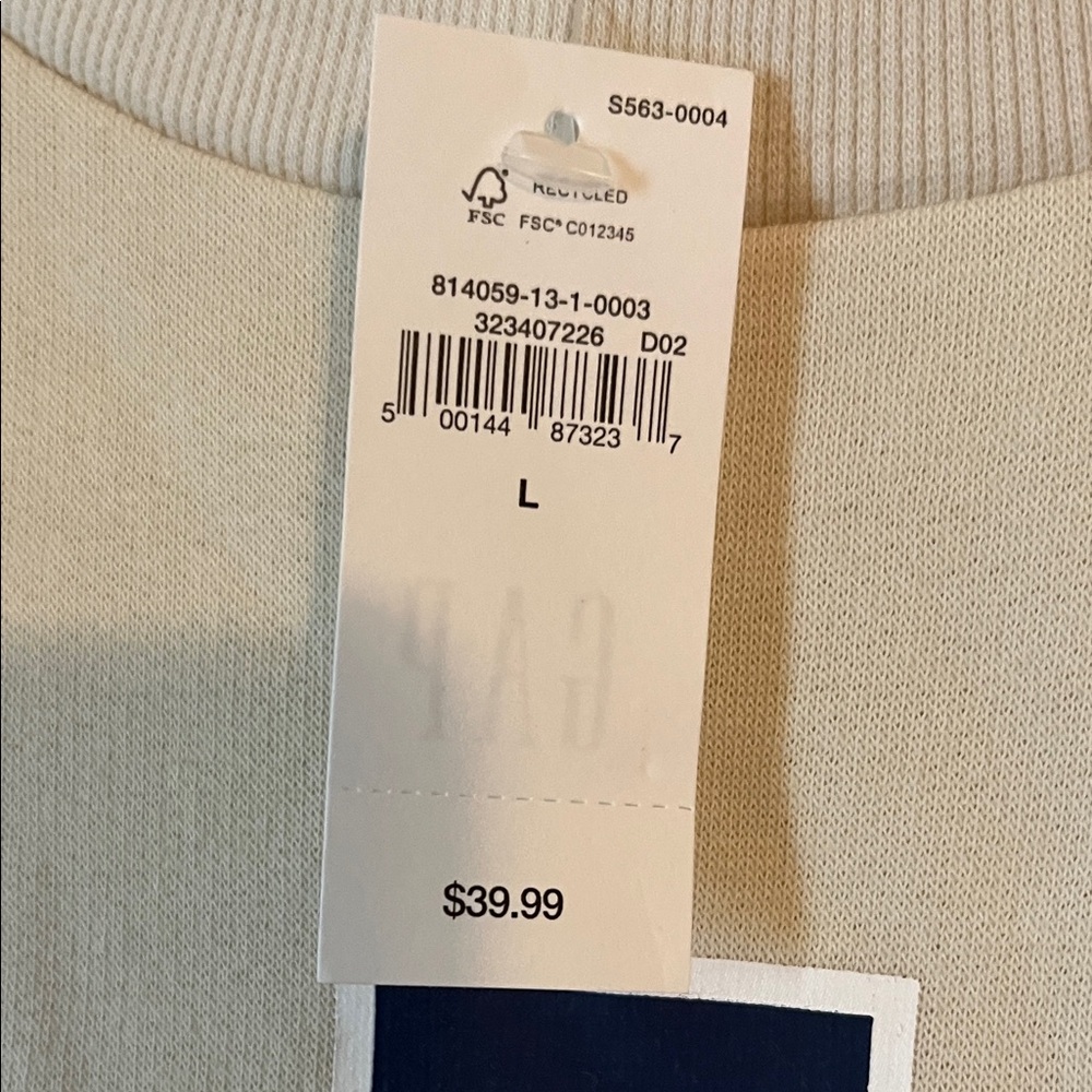GAP Cream Sweatshirt with Bear Graphic Large NWT - Picture 3 of 6